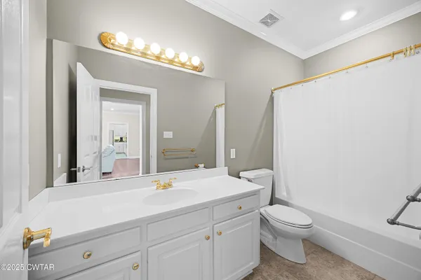 $665,000 | 153 Willow Green Drive, Jackson, TN 38305