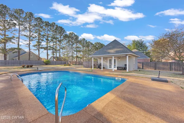 $665,000 | 153 Willow Green Drive, Jackson, TN 38305