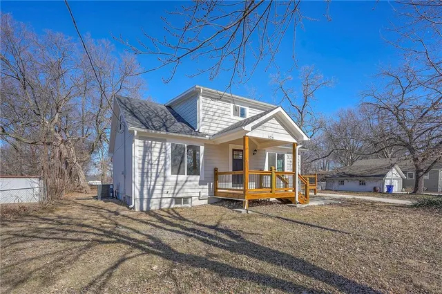 $330,000 | 524 East Prairie Street, Olathe, KS 66061