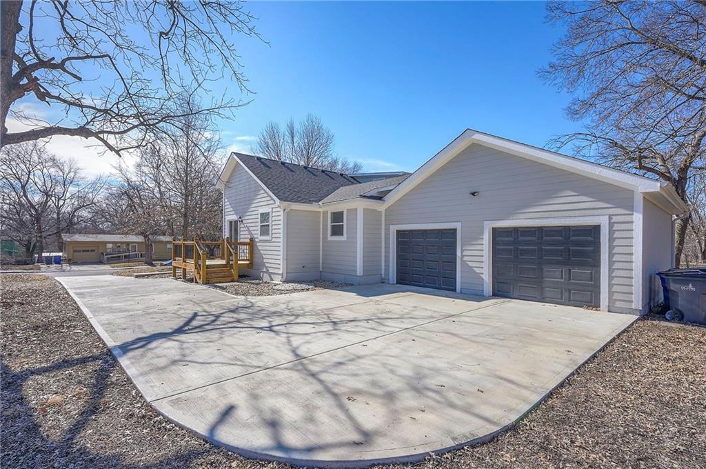 524 East Prairie Street Olathe, KS 66061 - Photo 32 of 37