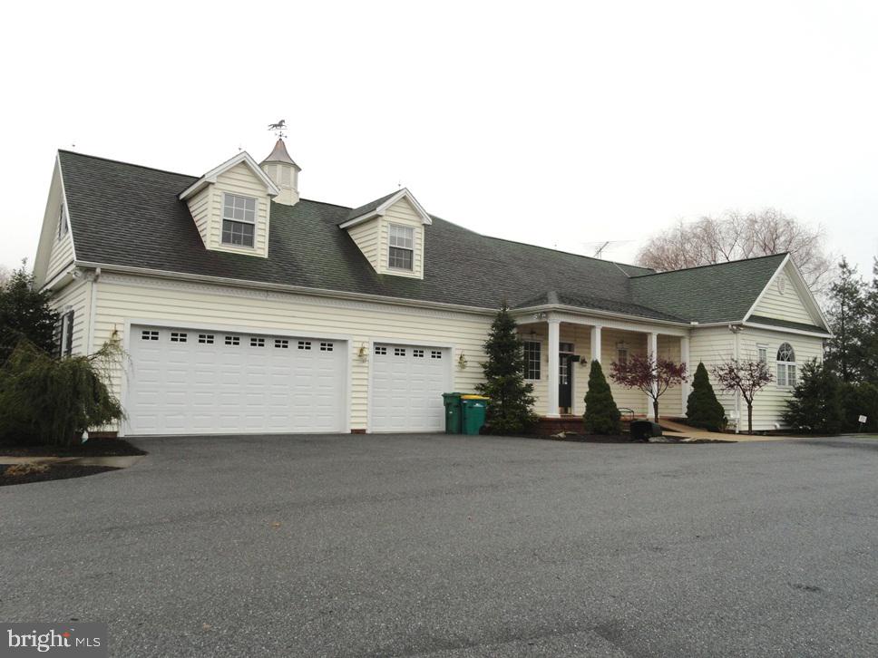 160 Bowman Road Lancaster, PA 17602 - Photo 3 of 23