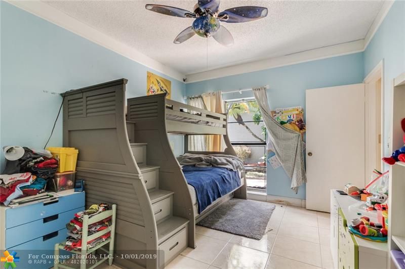 8067 Buttonwood Circle Tamarac, FL 33321 - Photo 15 of 33