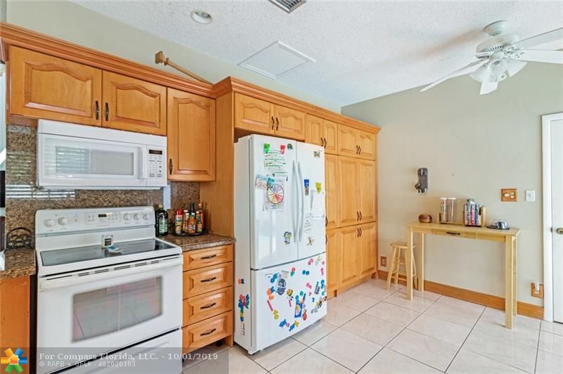 8067 Buttonwood Circle Tamarac, FL 33321 - Photo 16 of 33