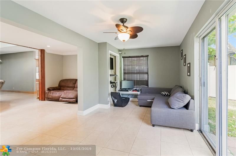 8067 Buttonwood Circle Tamarac, FL 33321 - Photo 18 of 33