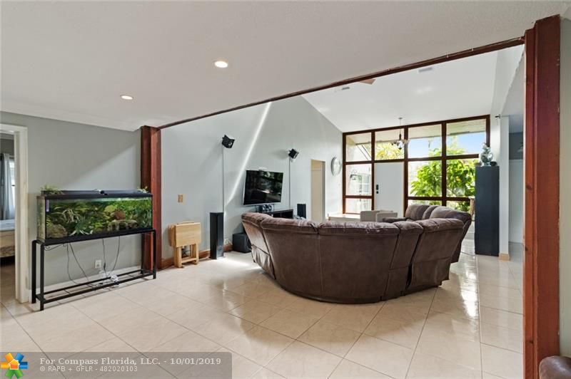 8067 Buttonwood Circle Tamarac, FL 33321 - Photo 21 of 33