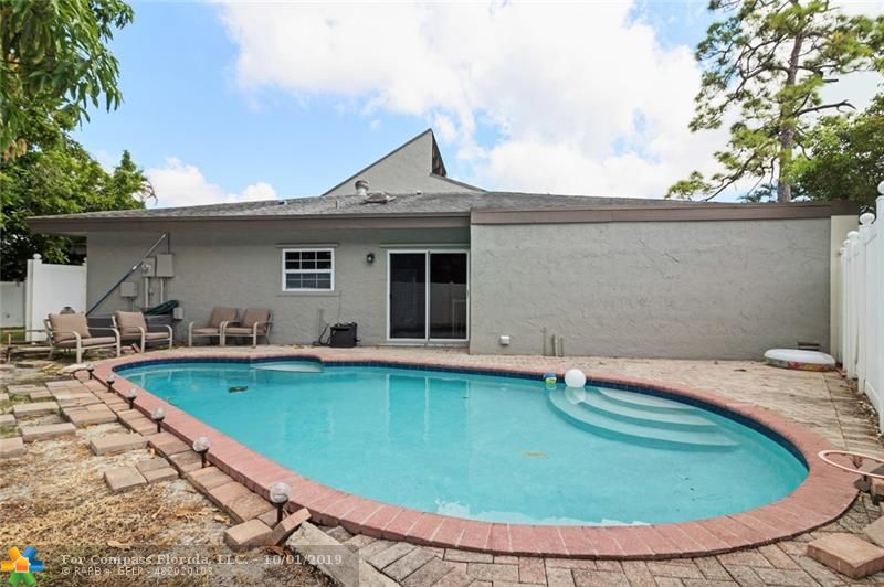 8067 Buttonwood Circle Tamarac, FL 33321 - Photo 28 of 33