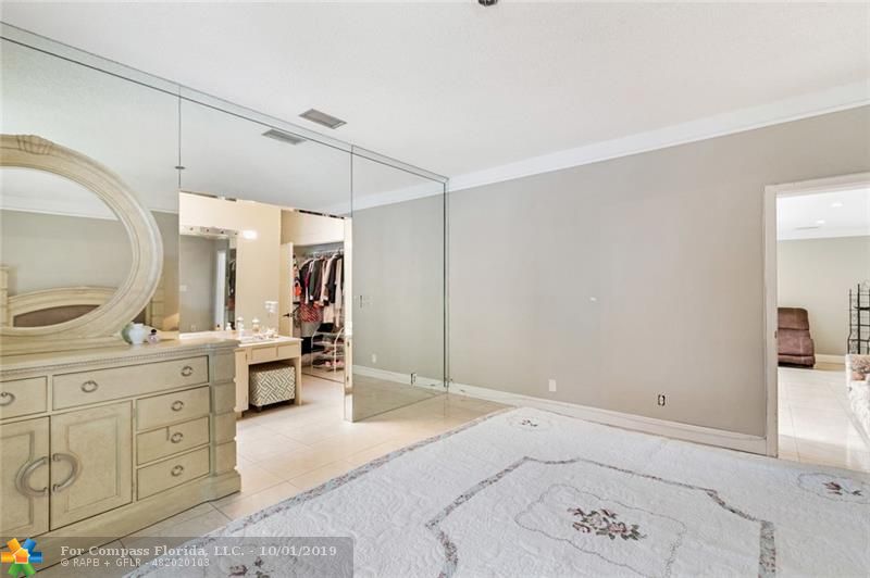 8067 Buttonwood Circle Tamarac, FL 33321 - Photo 10 of 33