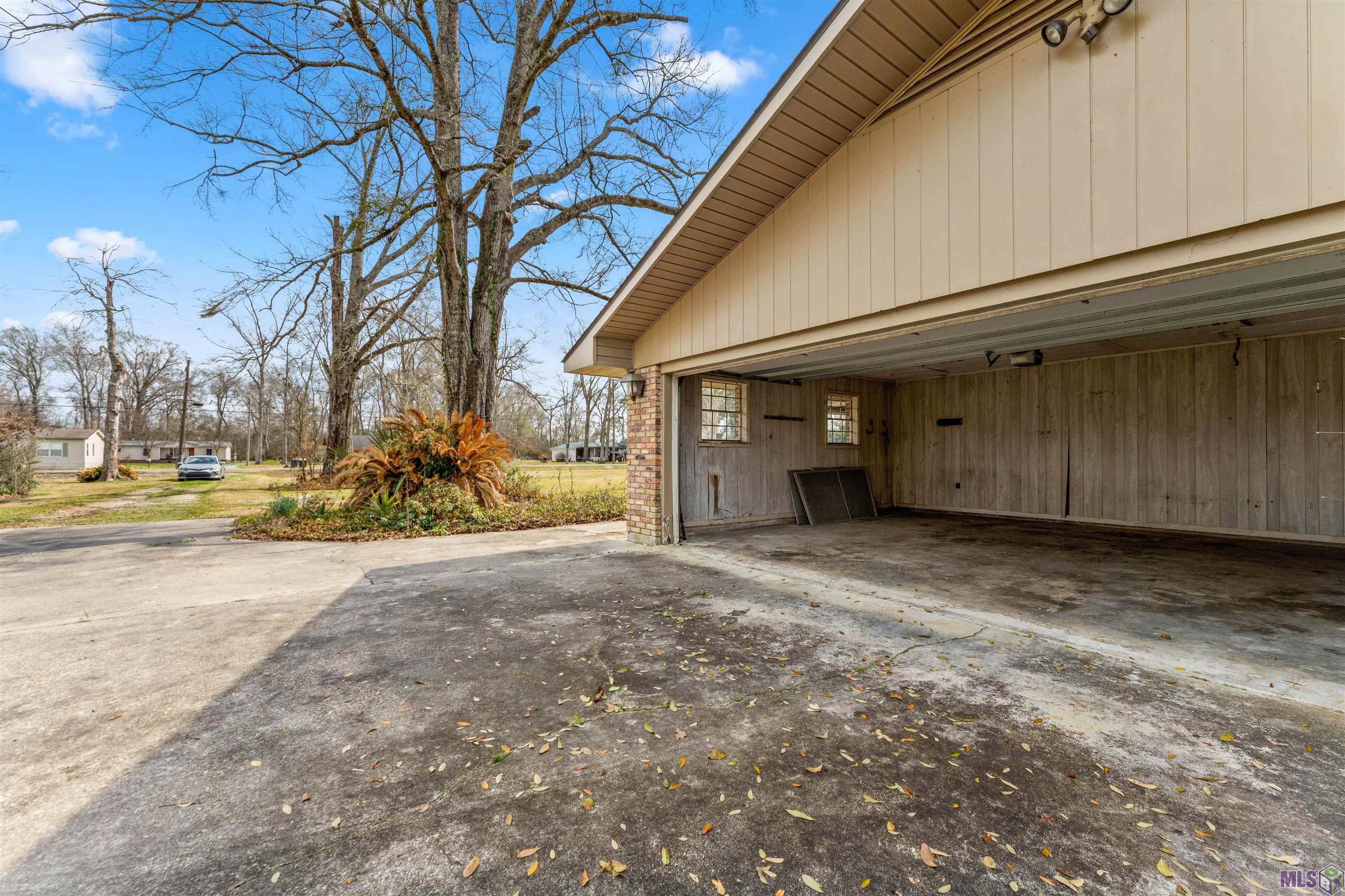 12417 Roddy Road Gonzales, LA 70737 - Photo 3 of 45