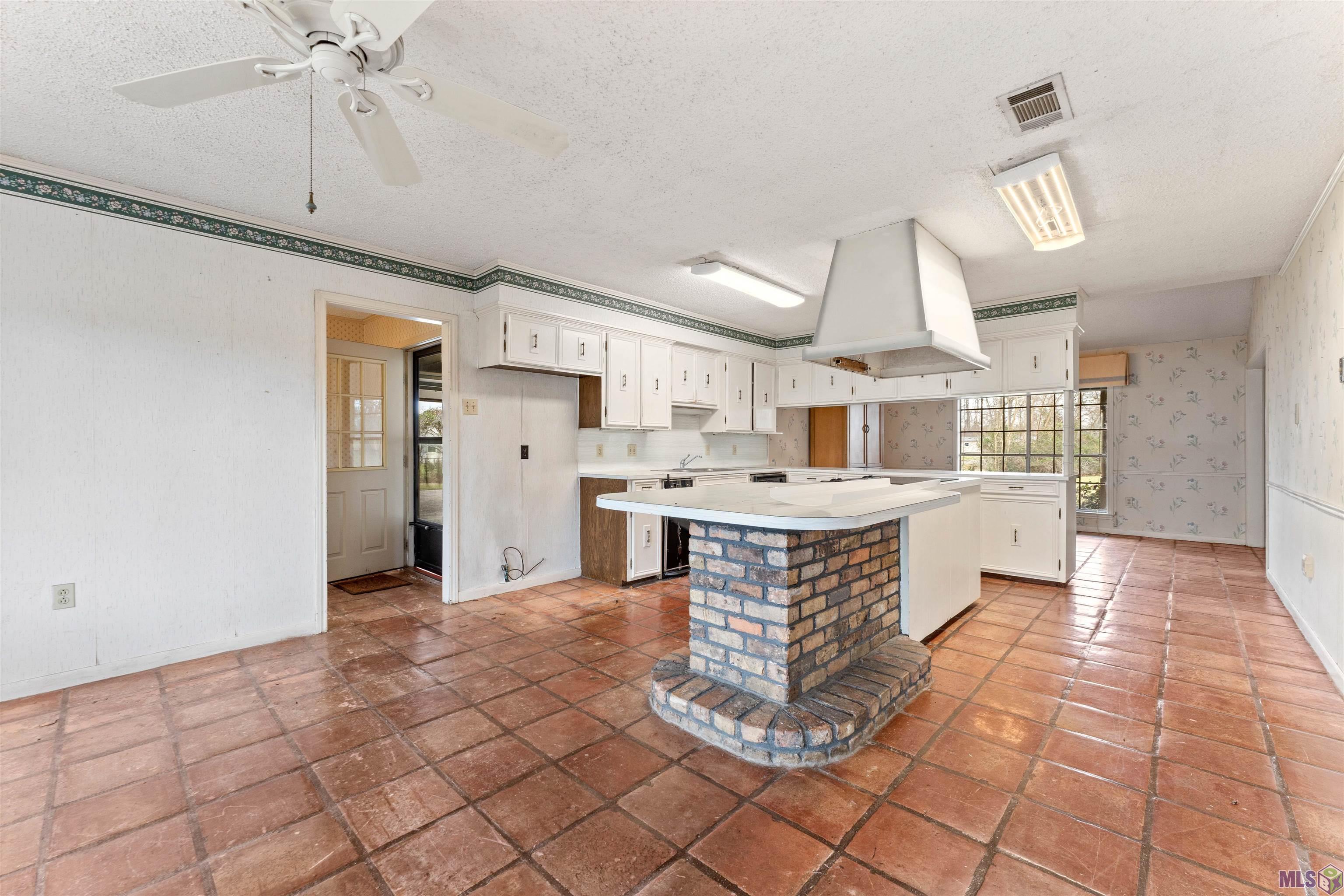 12417 Roddy Road Gonzales, LA 70737 - Photo 8 of 45
