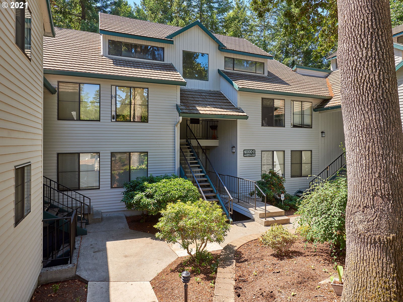 4000 Carman Drive, Unit E68 Lake Oswego, OR 97035 - Photo 2 of 27