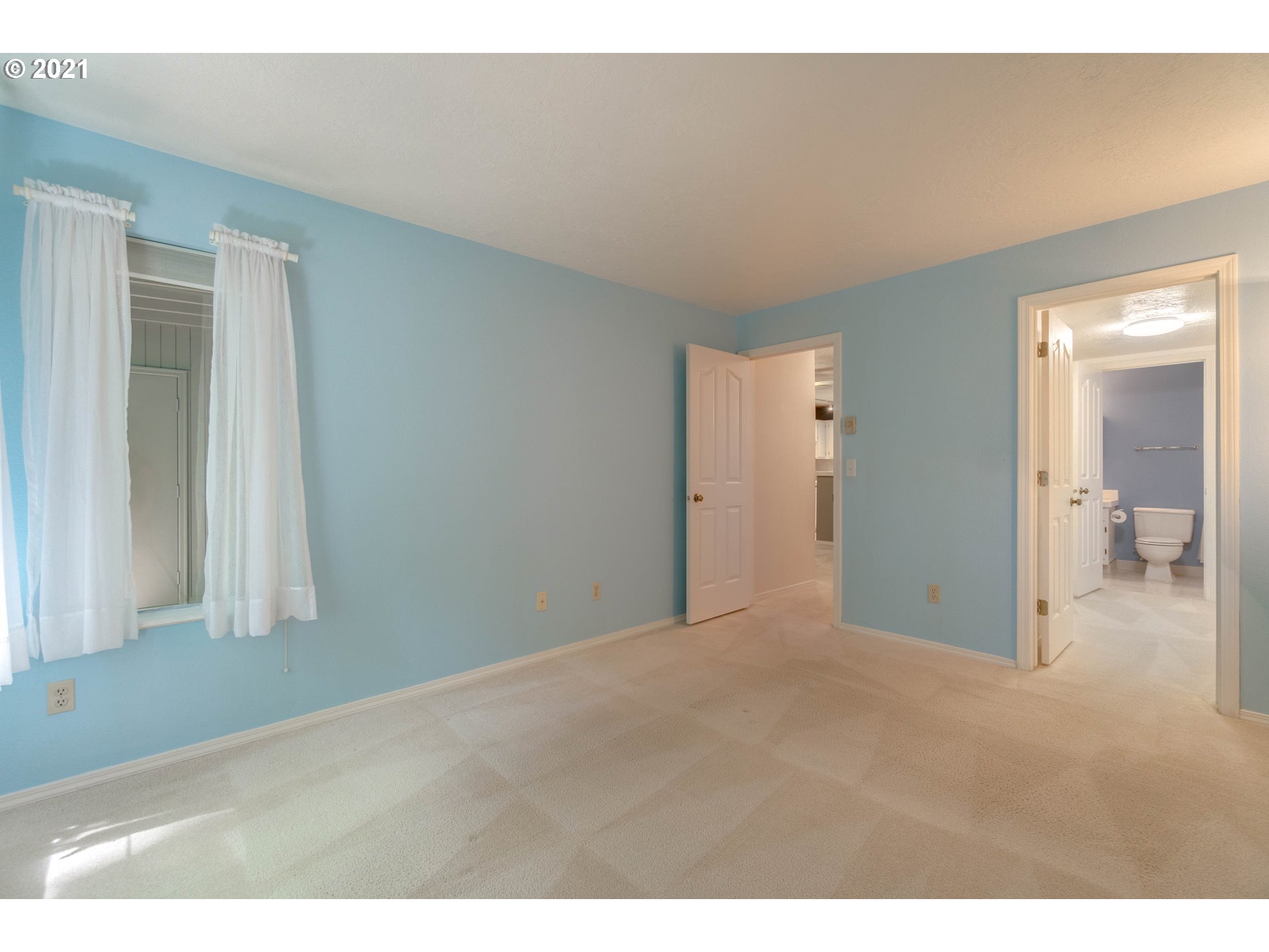 4000 Carman Drive, Unit E68 Lake Oswego, OR 97035 - Photo 17 of 27