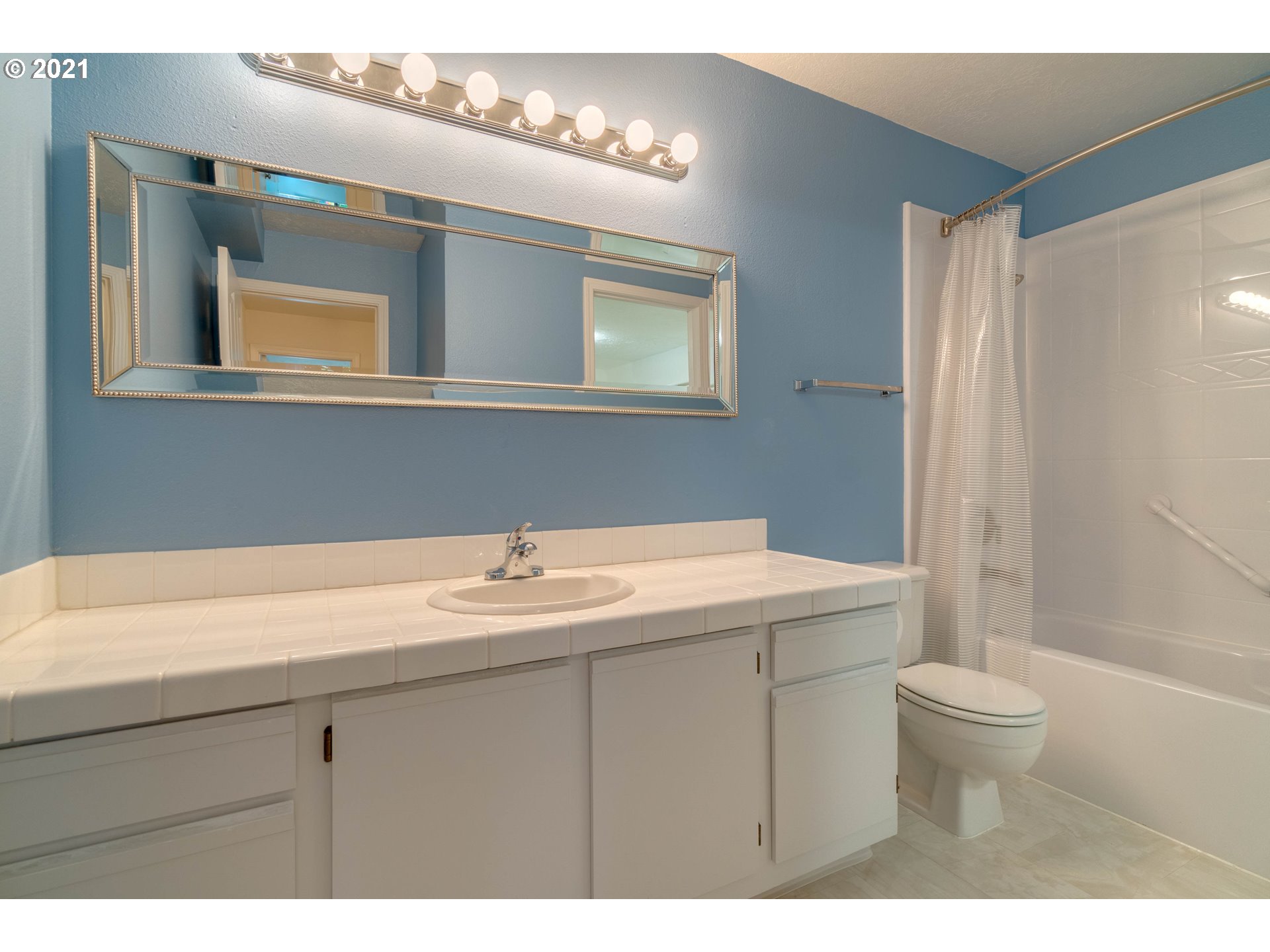 4000 Carman Drive, Unit E68 Lake Oswego, OR 97035 - Photo 18 of 27