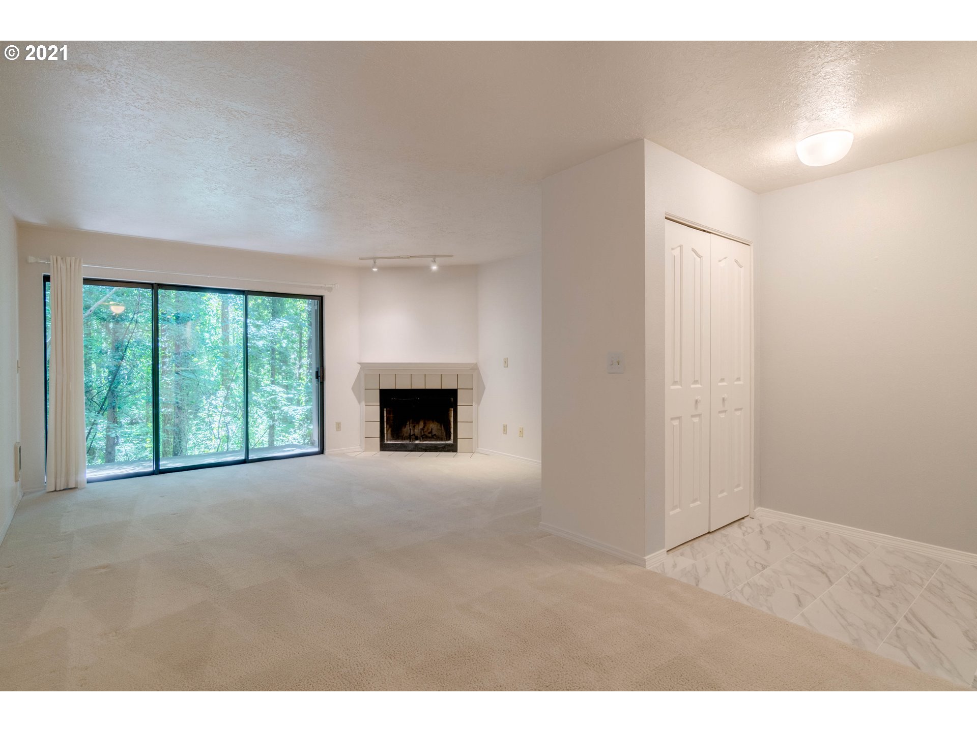 4000 Carman Drive, Unit E68 Lake Oswego, OR 97035 - Photo 6 of 27