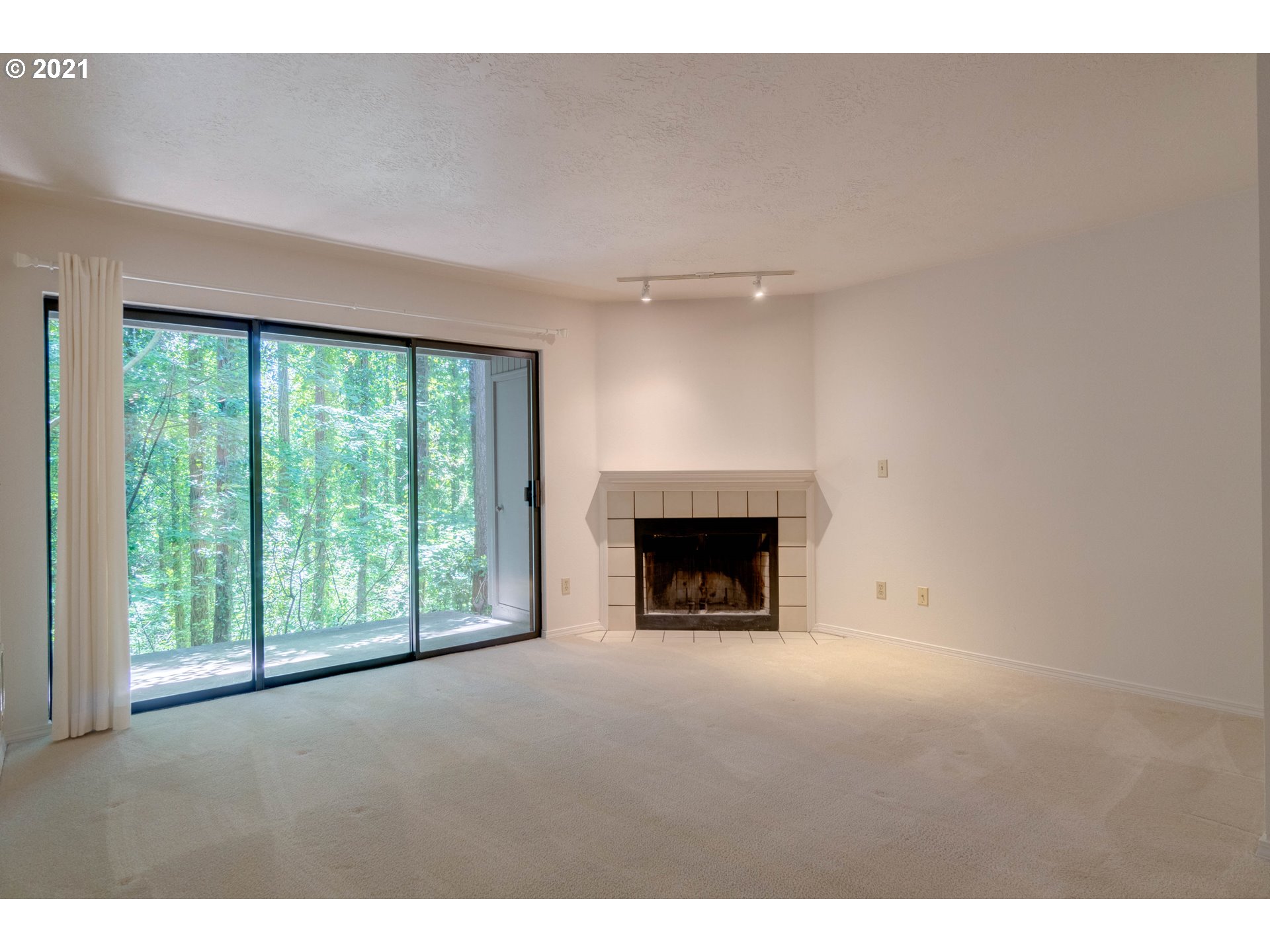 4000 Carman Drive, Unit E68 Lake Oswego, OR 97035 - Photo 8 of 27