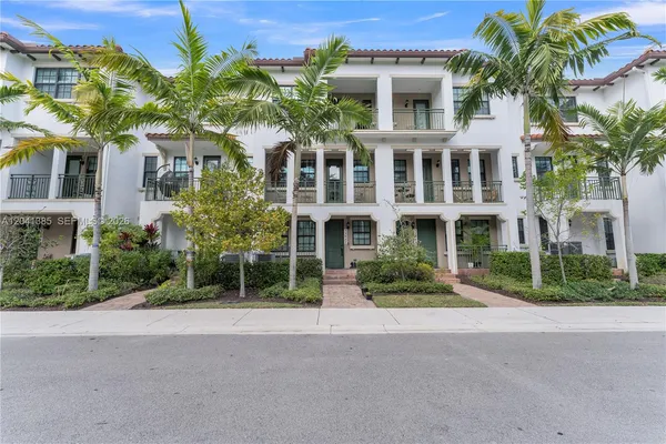 $555,000 | 11537 Southwest 13th Ct., Pembroke Pines, FL 33025