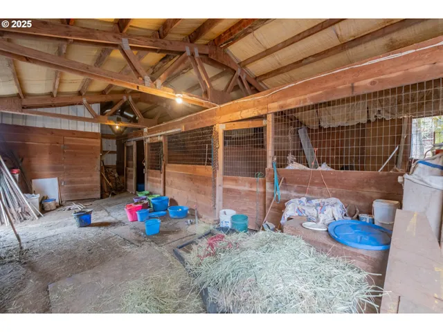 $700,000 | 9740 Upper Olalla Road, Winston, OR 97496