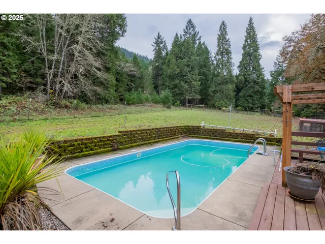 $700,000 | 9740 Upper Olalla Road, Winston, OR 97496