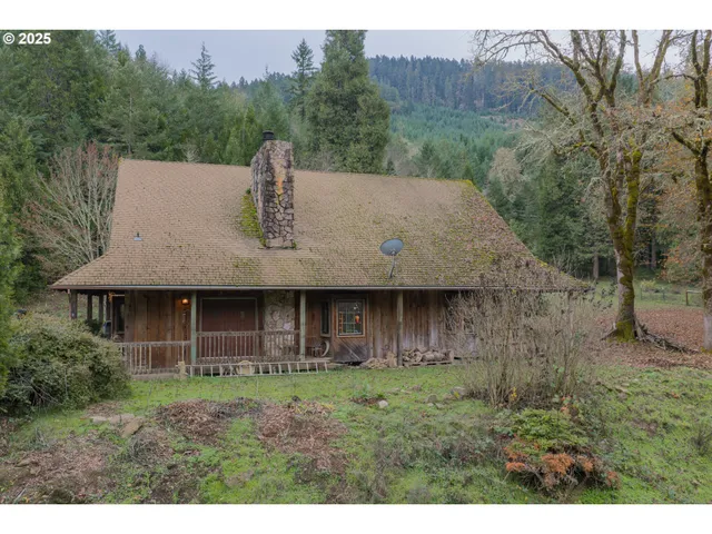 $700,000 | 9740 Upper Olalla Road, Winston, OR 97496