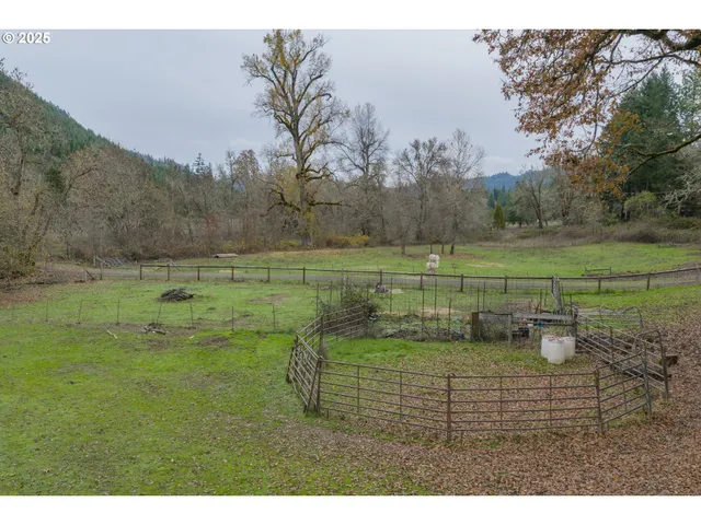 $700,000 | 9740 Upper Olalla Road, Winston, OR 97496