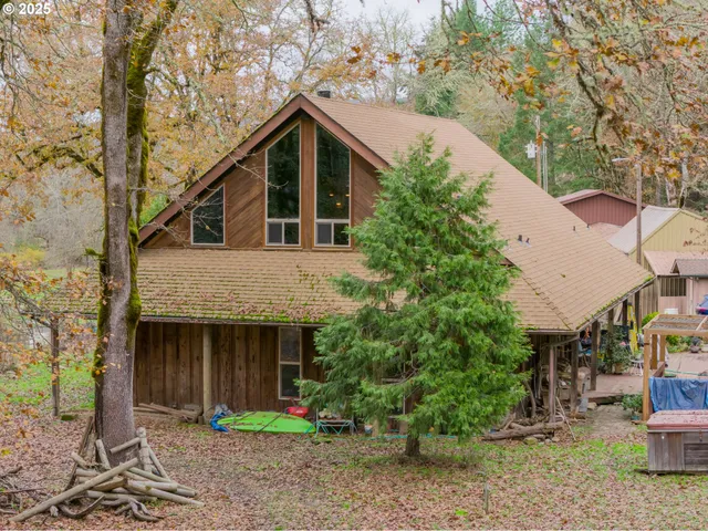 $700,000 | 9740 Upper Olalla Road, Winston, OR 97496