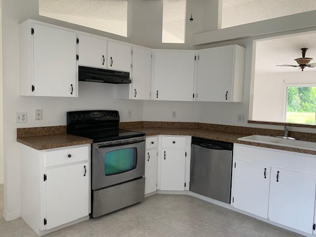 1431 Hanscom Road Southwest Palm Bay, FL 32908 - Photo 2 of 10 IMG_3990