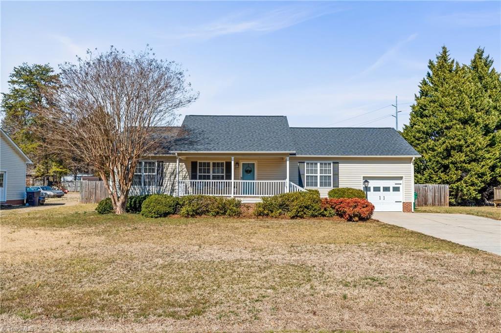 515 Old Mill Road High Point, NC 27265 - Photo 1 of 42 Ranch Beauty!