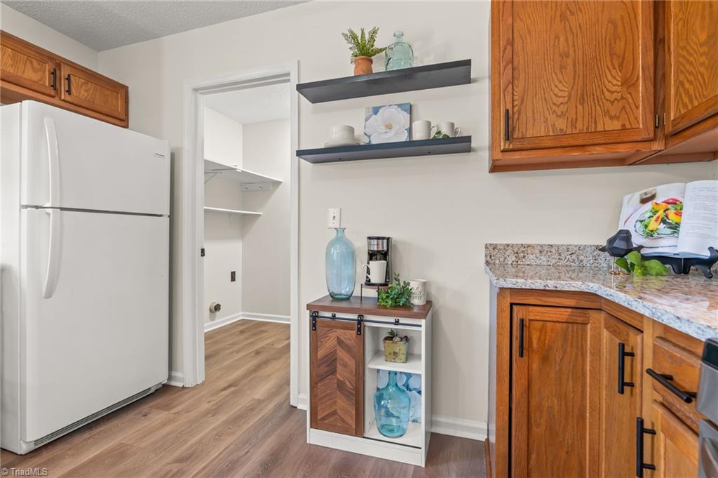 515 Old Mill Road High Point, NC 27265 - Photo 14 of 42 Love the Floating shelves!