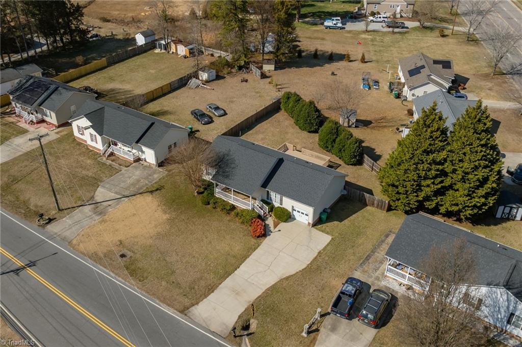 515 Old Mill Road High Point, NC 27265 - Photo 36 of 42 Check out this privacy in the city!