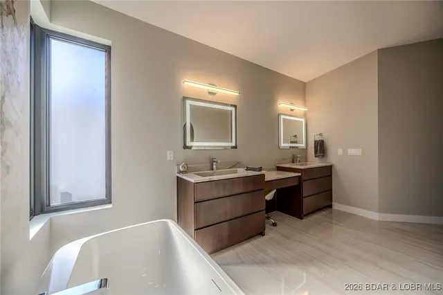 $2,150,000 | 91 McLaren Drive, Sunrise Beach, MO 65079