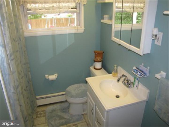 706 Roger Road Warminster, PA 18974 - Photo 12 of 16 Bathroom