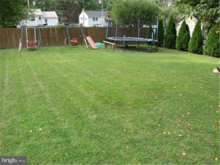 706 Roger Road Warminster, PA 18974 - Photo 15 of 16 Exterior Back