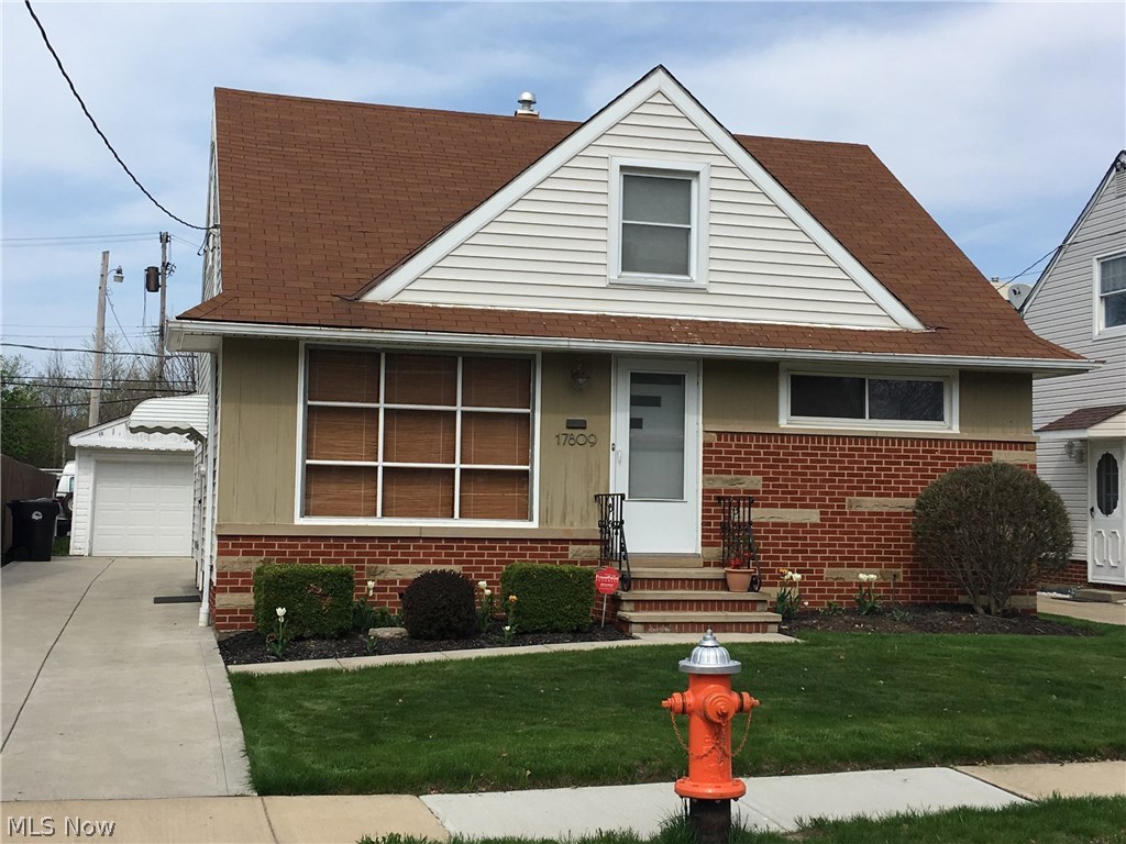 17809 Crestland Road Cleveland, OH 44119 - Photo 1 of 25 Gallery Image 1