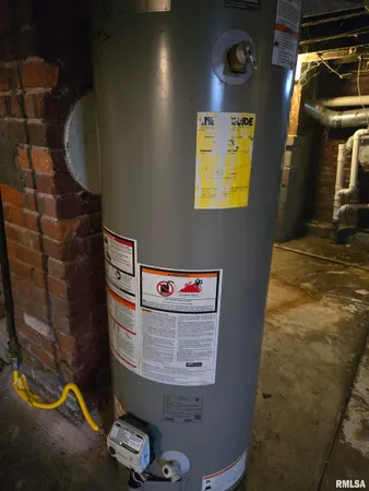 $77,900 | 165 West Twyman Street, Bushnell, IL 61422