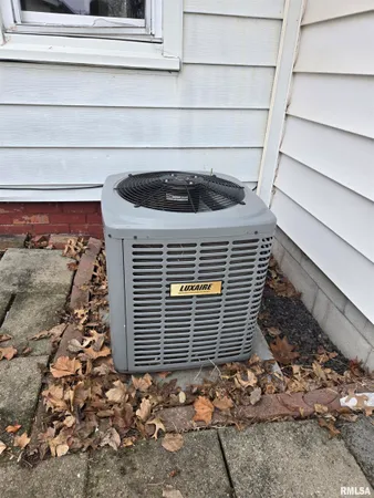 $77,900 | 165 West Twyman Street, Bushnell, IL 61422