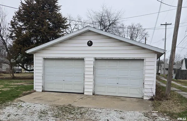 $77,900 | 165 West Twyman Street, Bushnell, IL 61422