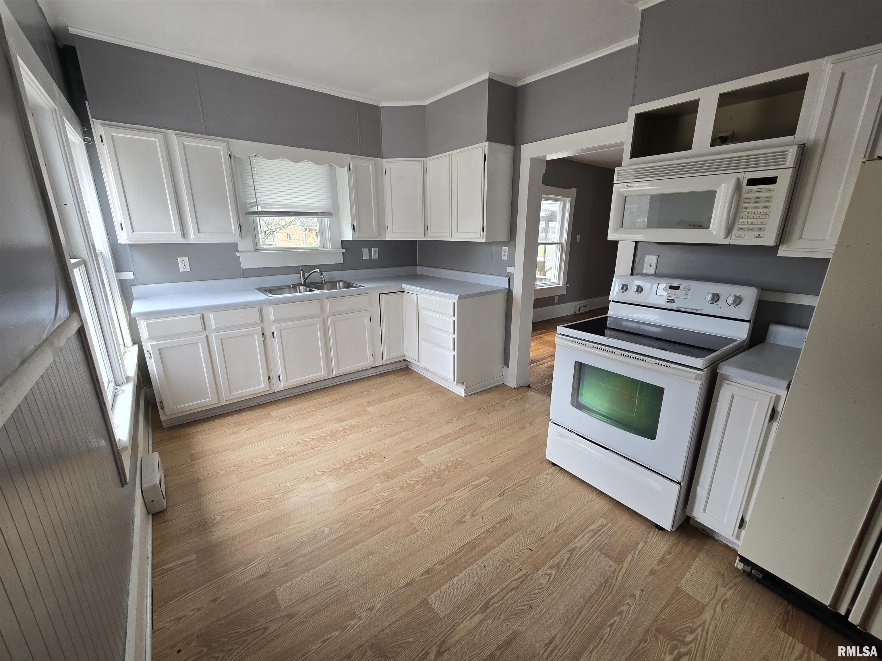 165 West Twyman Street Bushnell, IL 61422 - Photo 5 of 18