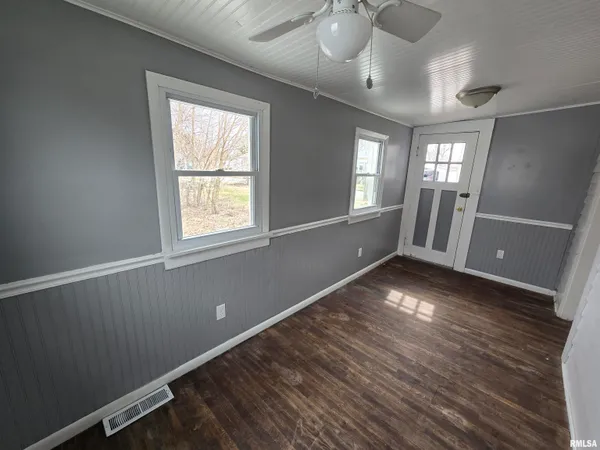 $77,900 | 165 West Twyman Street, Bushnell, IL 61422