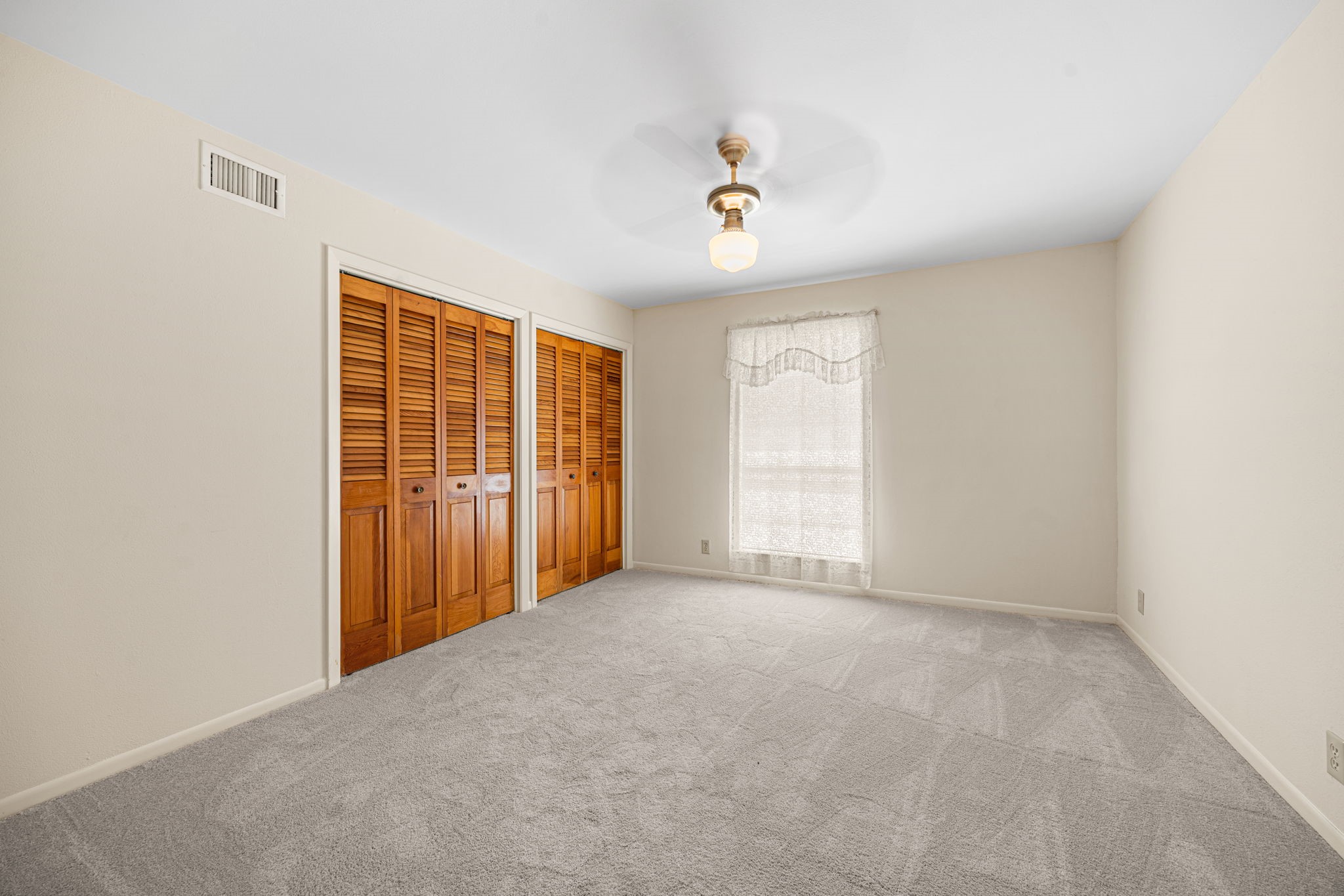 613 Baker Road Rosenberg, TX 77471 - Photo 16 of 28 an empty room with windows