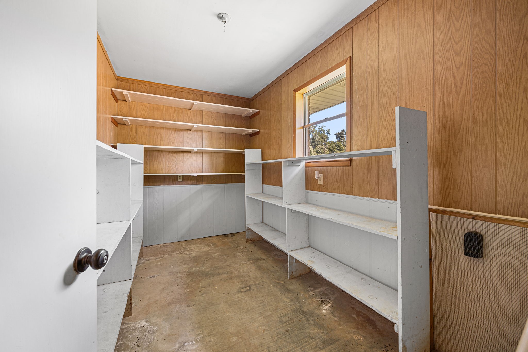 613 Baker Road Rosenberg, TX 77471 - Photo 19 of 28 a view of walk in closet with empty racks