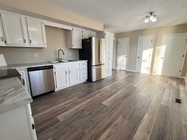 $319,900 | 8001 Southwest 24th Street, Topeka, KS 66614