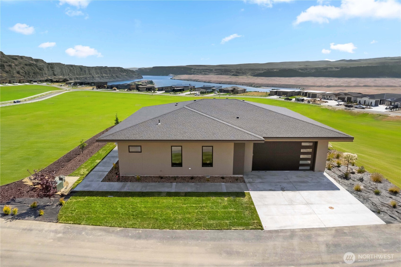 9604 Ridgeview Drive Northwest Quincy, WA 98848 - Photo 2 of 27