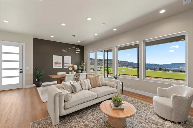 $1,095,000 | 9604 Ridgeview Drive Northwest, Quincy, WA 98848