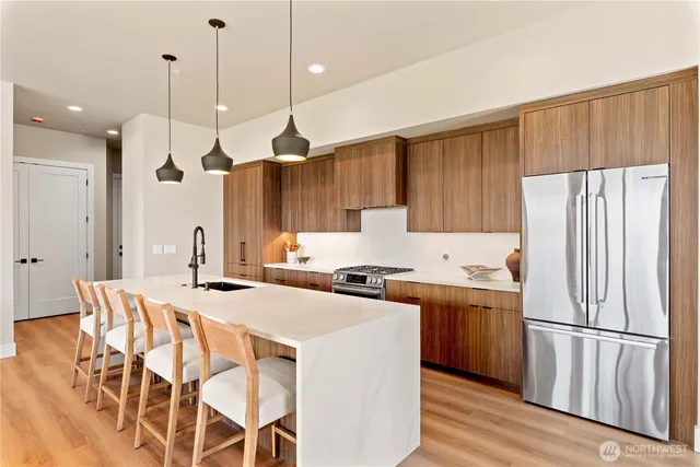 $1,095,000 | 9604 Ridgeview Drive Northwest, Quincy, WA 98848