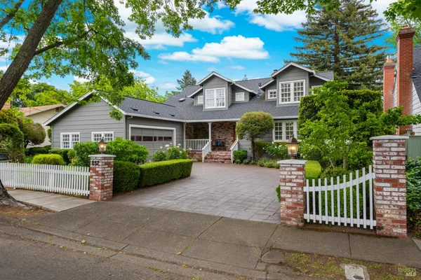 $2,999,999 | 852 2nd Street East, Sonoma, CA 95476