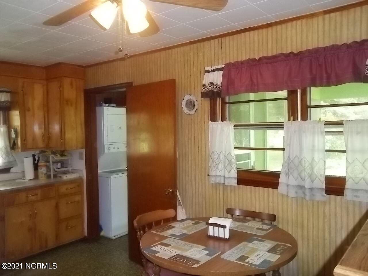 1350 Blades Road Havelock, NC 28532 - Photo 12 of 18 Kitchen Dining