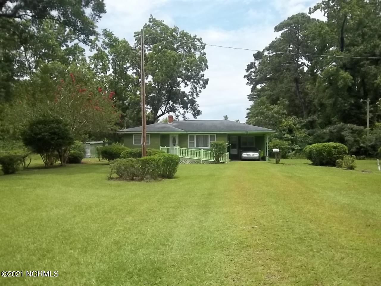1350 Blades Road Havelock, NC 28532 - Photo 2 of 18 Front Lawn