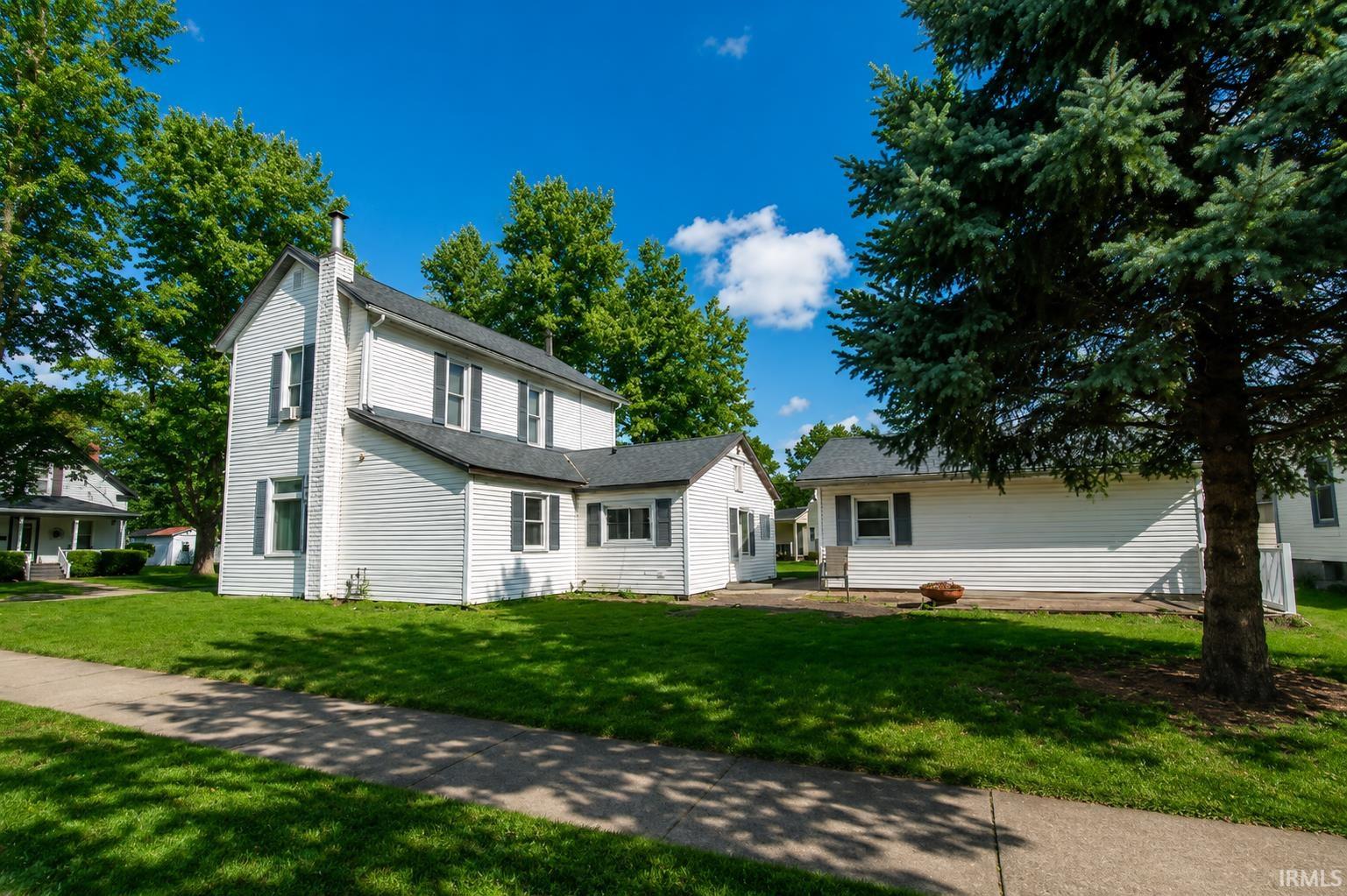 1002 Franklin Avenue Rochester, IN 46975 - Photo 2 of 22