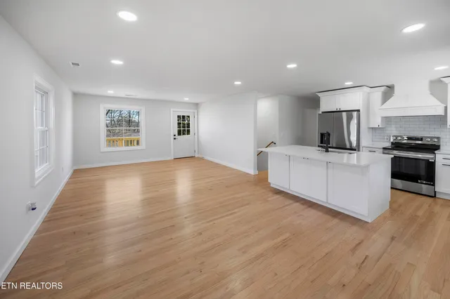 $595,000 | 713 Aeronca Road Northwest, Knoxville, TN 37919