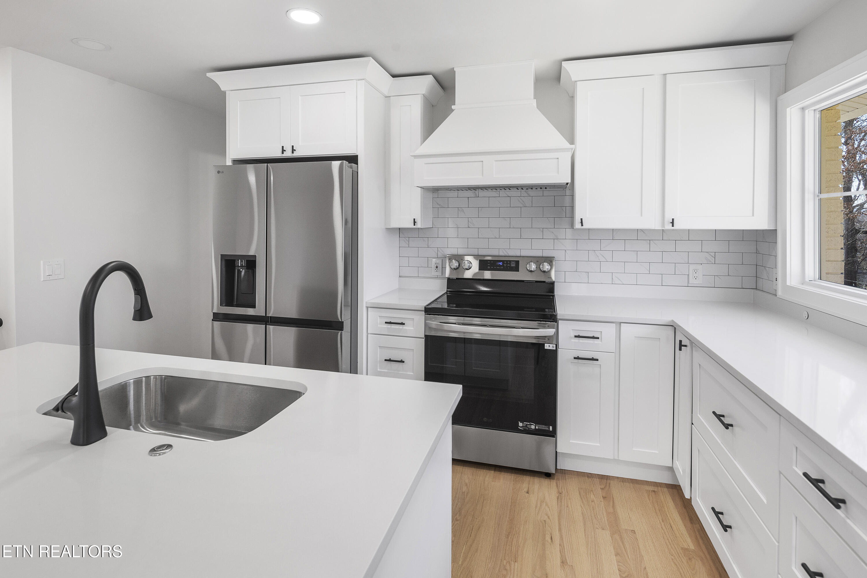 713 Aeronca Road Northwest Knoxville, TN 37919 - Photo 16 of 36 Kitchen