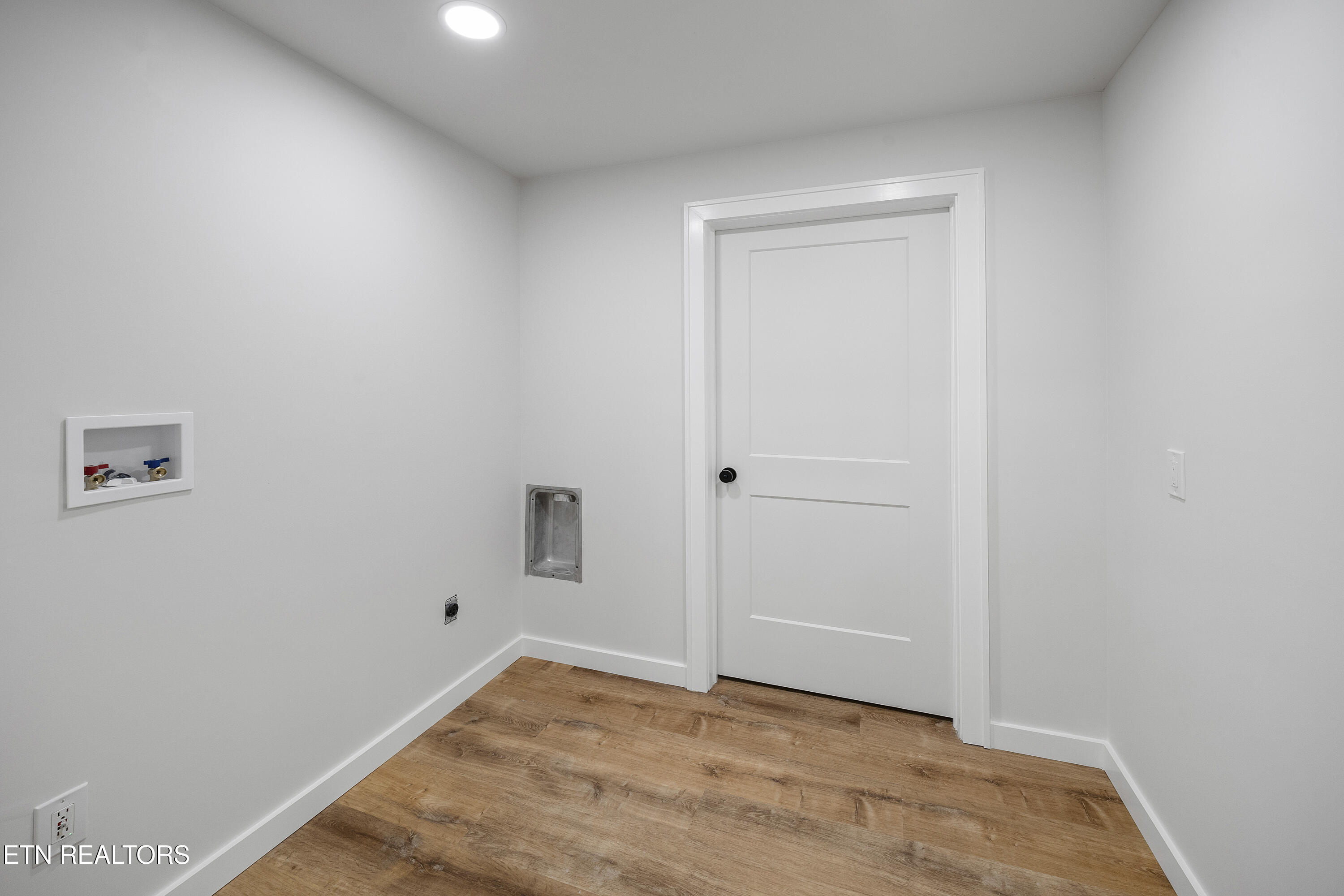 713 Aeronca Road Northwest Knoxville, TN 37919 - Photo 29 of 36 Laundry Room